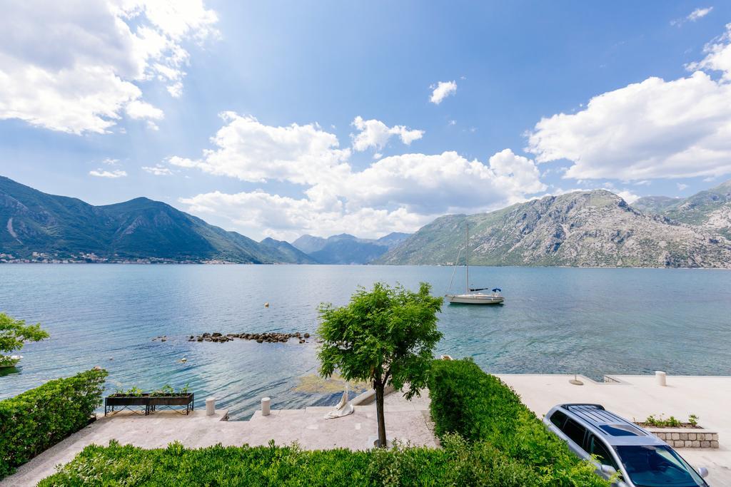 Villa Luxury Stone On The Sea With Private Pool And View Kotor Buitenkant foto