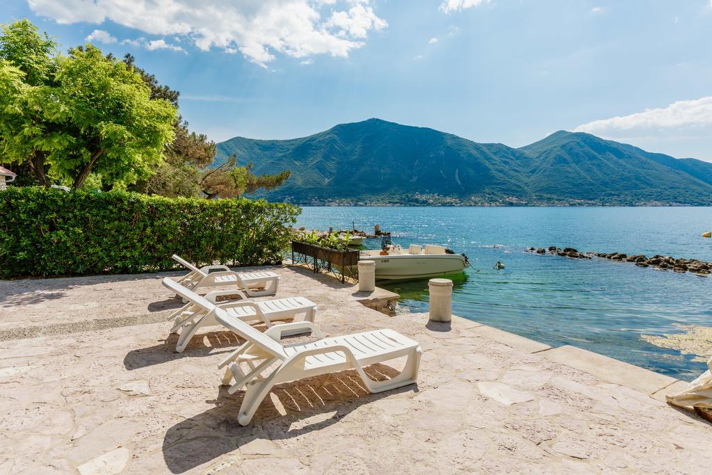 Villa Luxury Stone On The Sea With Private Pool And View Kotor Buitenkant foto
