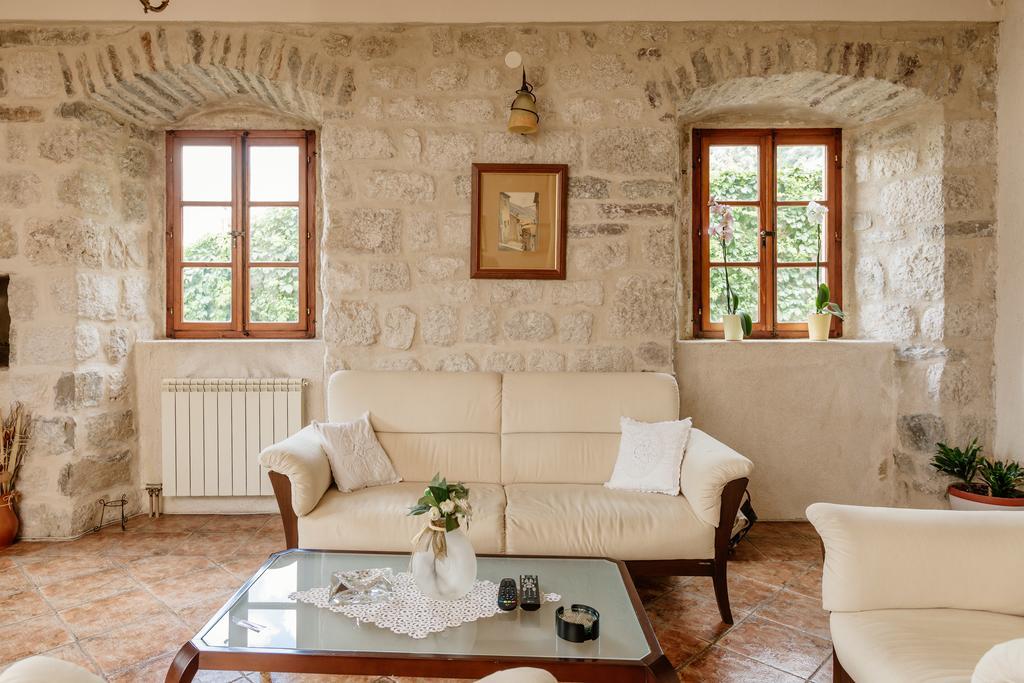 Villa Luxury Stone On The Sea With Private Pool And View Kotor Buitenkant foto