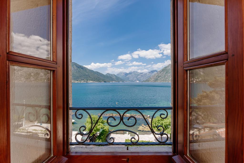 Villa Luxury Stone On The Sea With Private Pool And View Kotor Buitenkant foto