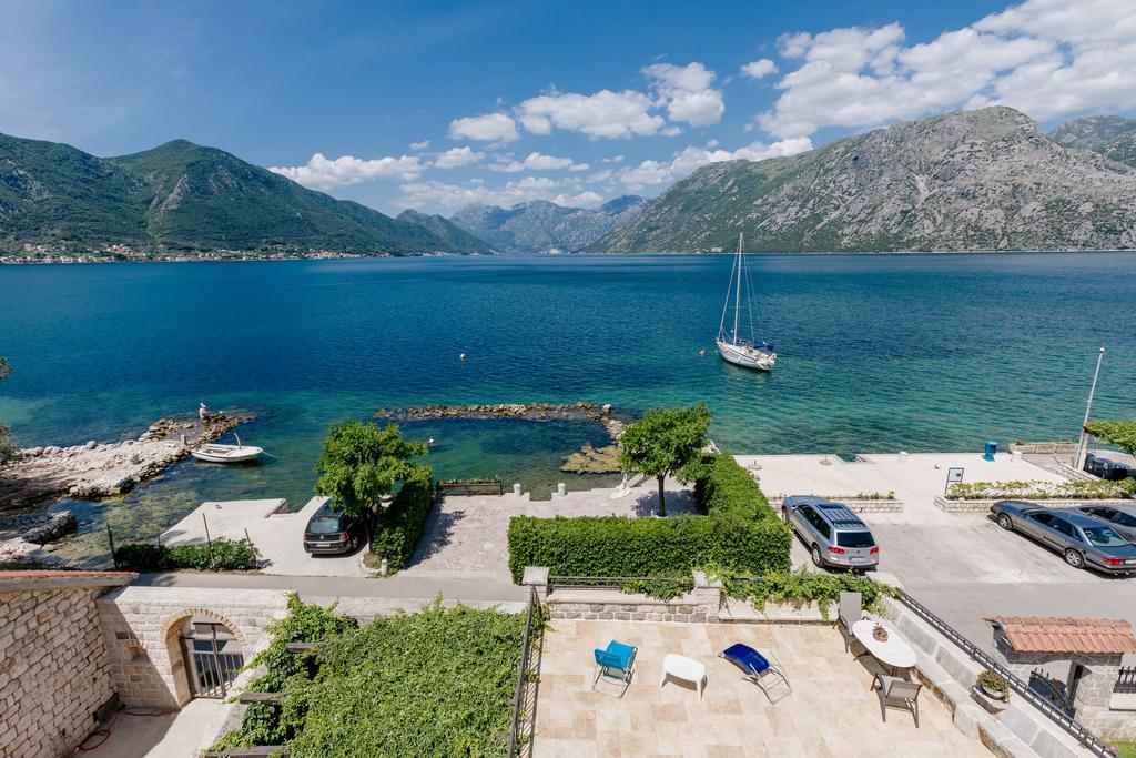 Villa Luxury Stone On The Sea With Private Pool And View Kotor Buitenkant foto
