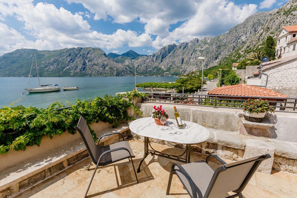 Villa Luxury Stone On The Sea With Private Pool And View Kotor Buitenkant foto